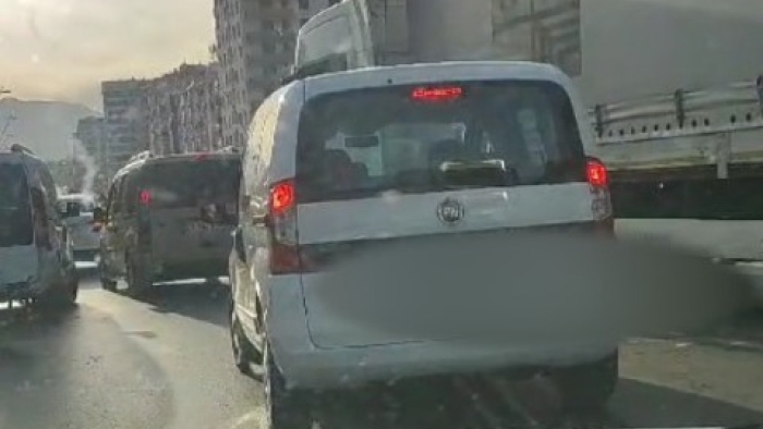 Zincirleme kazada 4 araç çarpıştı